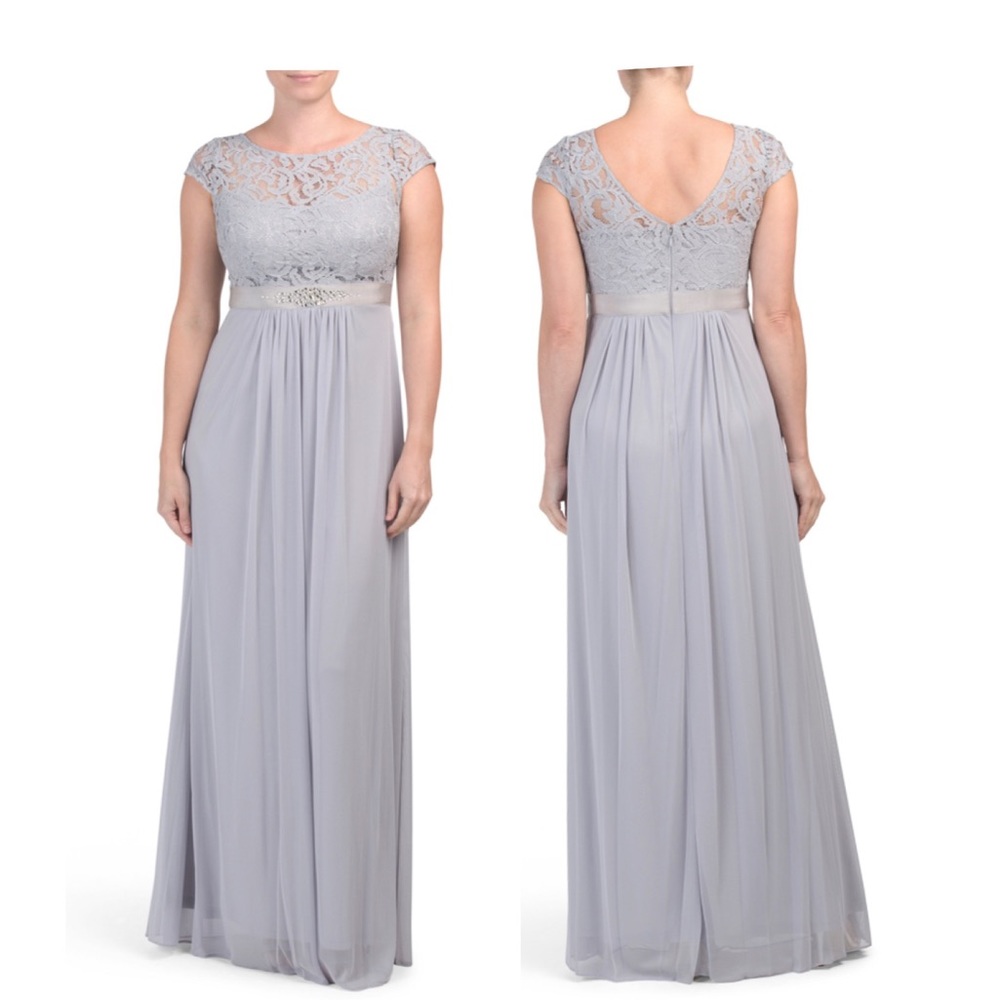 ADRIANNA PAPELL
Lace Gown Color: Silver
Size: 4
